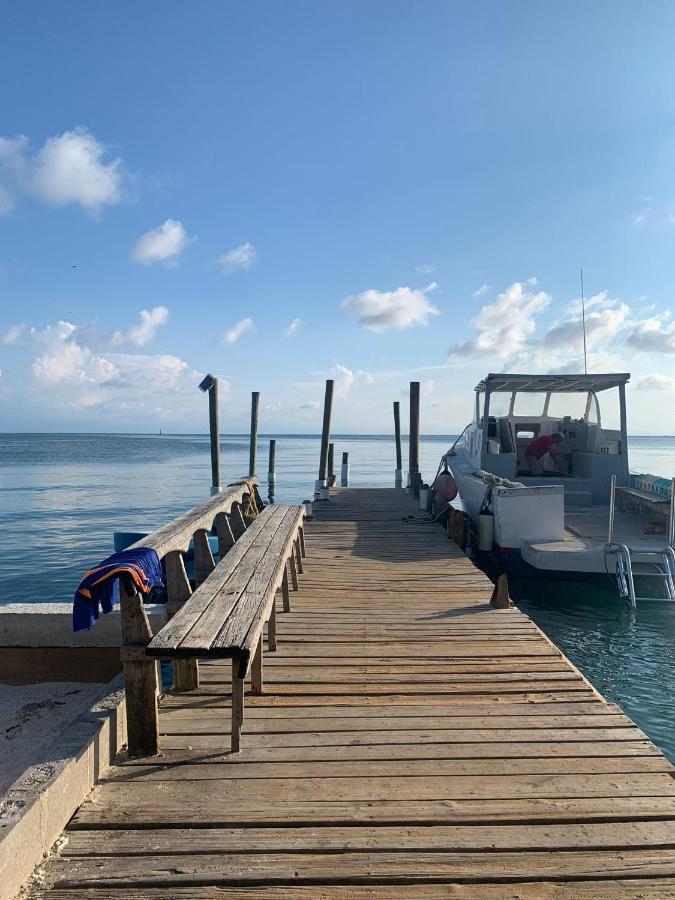 Paradise Divers Hotel Utila Buitenkant foto